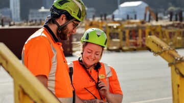 Man and woman in high vis DL221019cpt 040