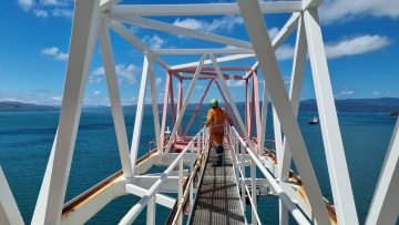 Worker at the end of Crane B 7.11.25